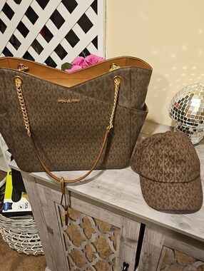 Michael Kors Brown Signature Logo Tote Bag with Matching Cap
